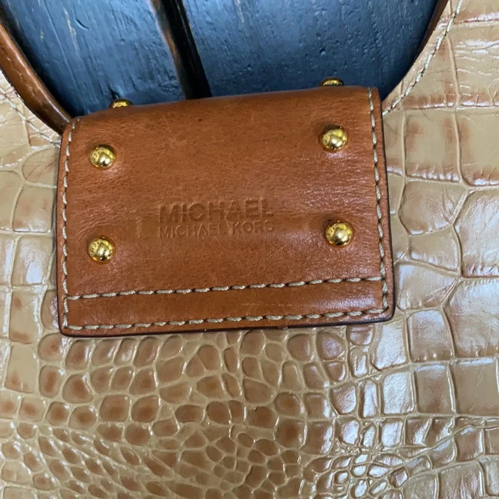 Michael Kors Brown Croc-Embossed Shoulder Bag - Picture 3 of 11